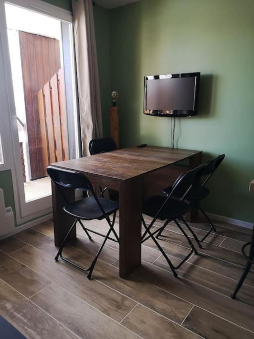 HuezAu Pied Des Pistes Avec Parking Entierement Renoveアパートメント エクステリア 写真