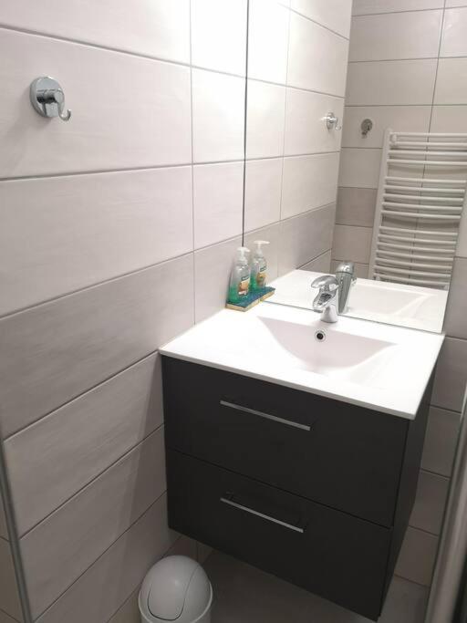 HuezAu Pied Des Pistes Avec Parking Entierement Renoveアパートメント エクステリア 写真